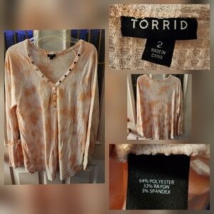 Torrid Womens Size 2 (2X) (18/20) orange and white Long sleeve shirt